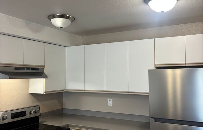 1 bed, 1 bath, 715 sqft, $2,045, Unit 307