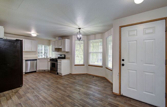 This one level charmer won't last long! 3 bedrooms, 2 baths, fully fenced yard, pets welcome!