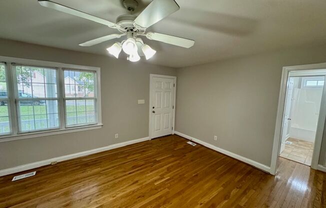 5 minutes to White Oak!