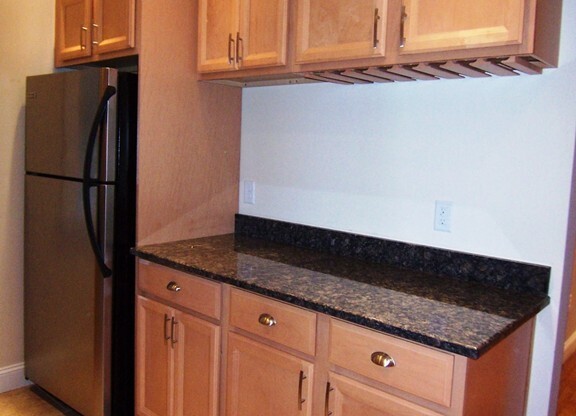 2 beds, 1 bath, 770 sqft, $3,695, Unit 22