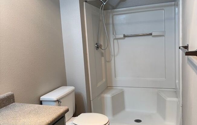 2 beds, 2 baths, 1,070 sqft, $1,625, Unit 12-204
