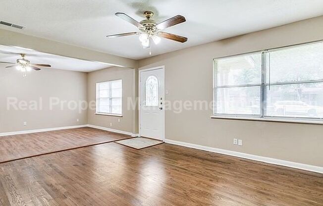 Charming 3-Bedroom Home with Spacious Yard in Garland