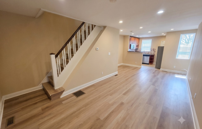 ⭐⭐⭐ UPDATED COZY 3 BEDROOMS AND 1.5 BATH HOME LOCATED IN NORTHEAST/LAWNCREST!!! ⭐⭐⭐
