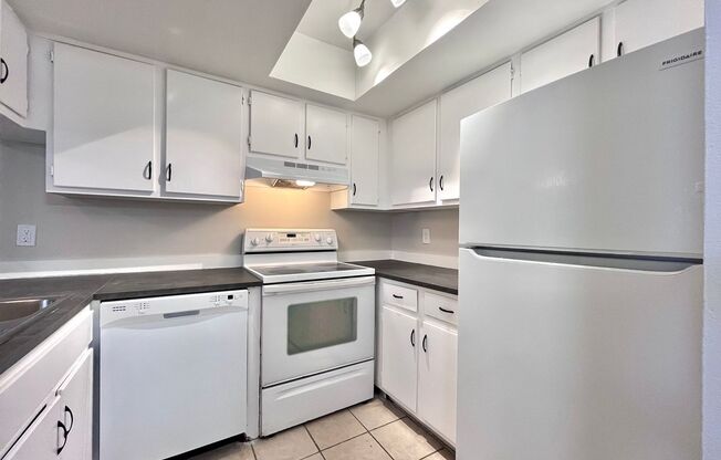 1 bed, 1 bath, 700 sqft, $1,599, Unit 116