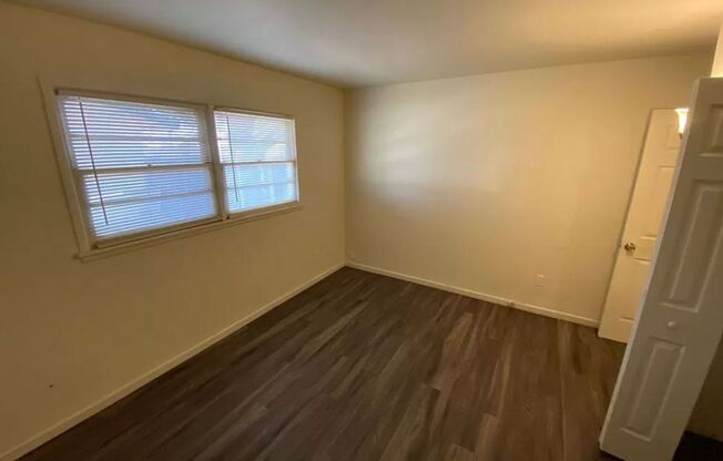 3 beds, 1 bath, $800