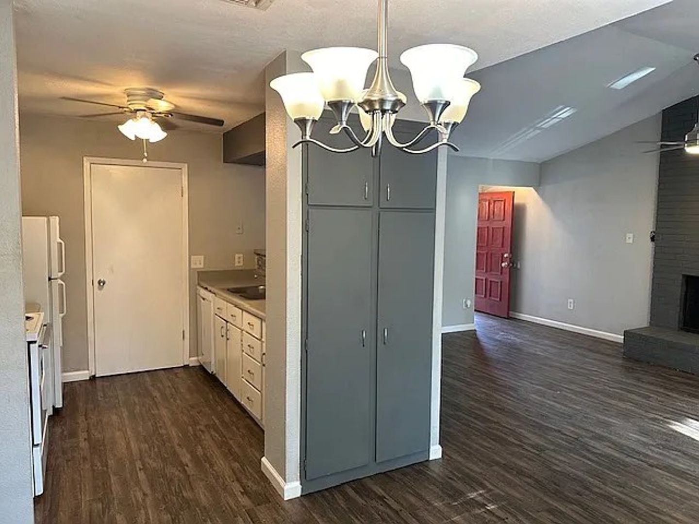 Walking Distance to the Domain / 15 minutes to Downtown / 2 bedroom & 2 baths