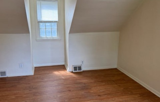125 N CHICAGO AVE