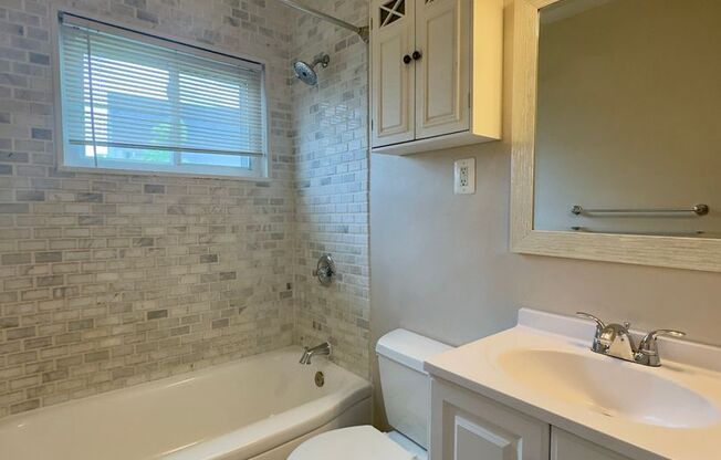 Charming 3BD/2BA Home in Kings Ridge, MD!
