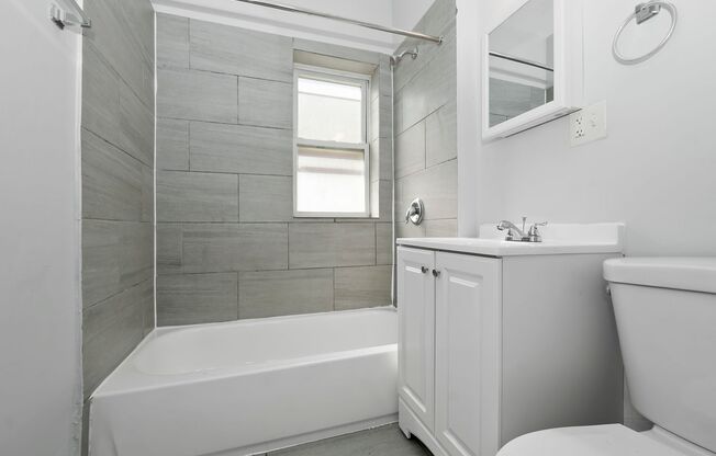 2 beds, 1 bath, 1,000 sqft, $1,495, Unit 6100-1E