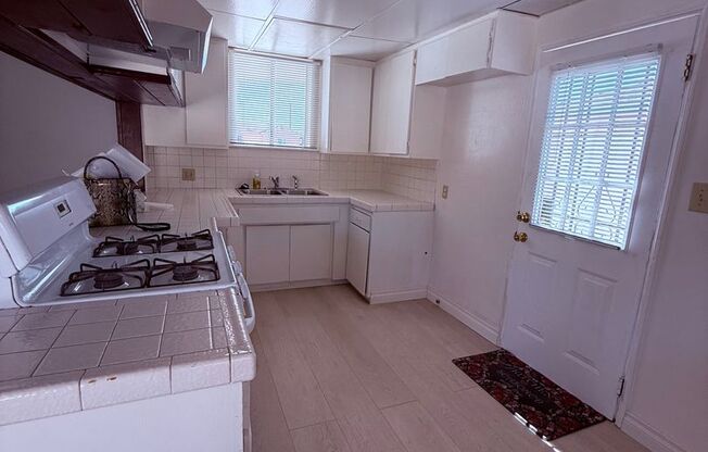 AWESOME 3 BEDROOM 1 BATH HOME
