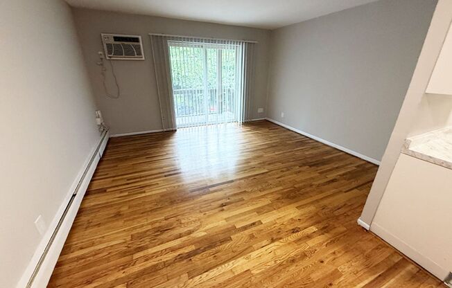 2 beds, 1 bath, 650 sqft, $1,195, Unit 3060-302