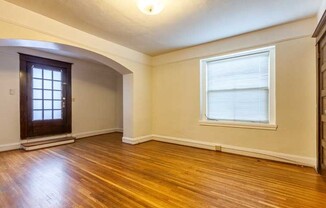 1 bed, 1 bath, 860 sqft, $1,700, Unit 01