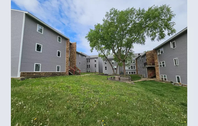 2 beds, 1 bath, 800 sqft, $1,175, Unit Apt 103