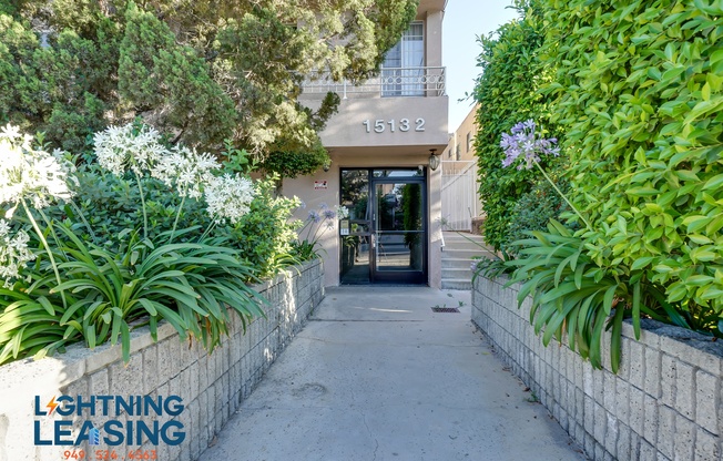 15132 Magnolia Blvd