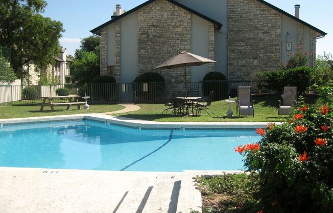 2 beds, 2.5 baths, 976 sqft, $1,425, Unit 136