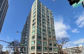 4600 N Clarendon Ave