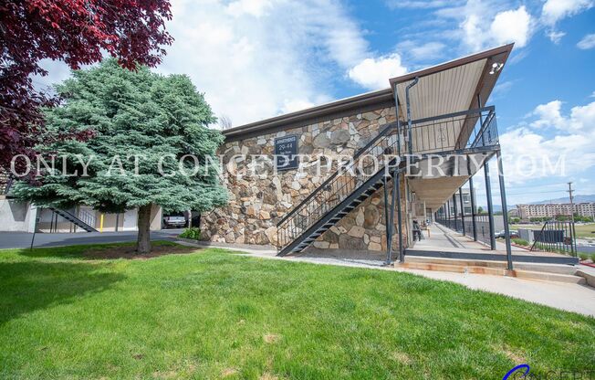 2 beds, 1 bath, 930 sqft, $1,249, Unit 56