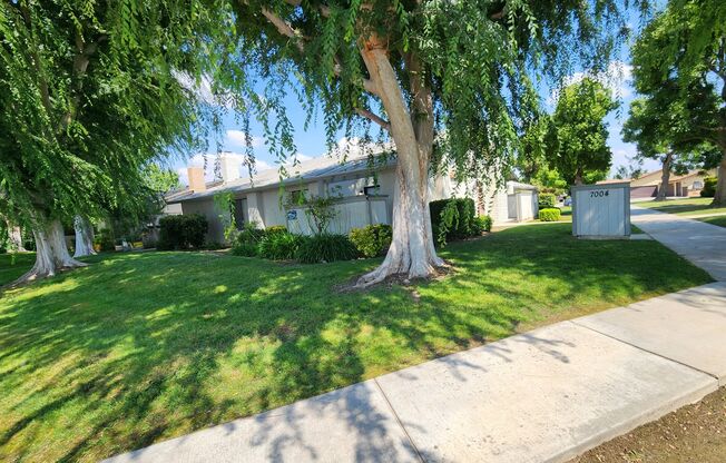 1422p-796-7004 N. Half Moon Dr.   MG