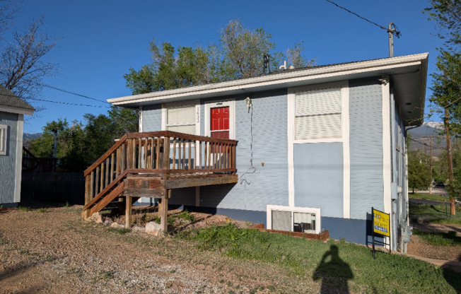 1633 Manitou Blvd