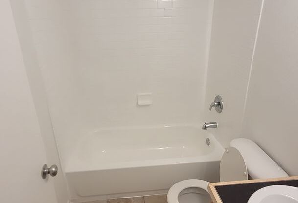 2 beds, 2 baths, 989 sqft, $1,700, Unit PEN-203A