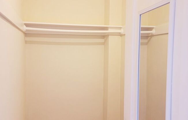 Studio, 1 bath, 450 sqft, $2,400, Unit 601