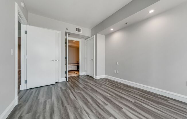 2 beds, 2 baths, $2,800, Unit # 3706