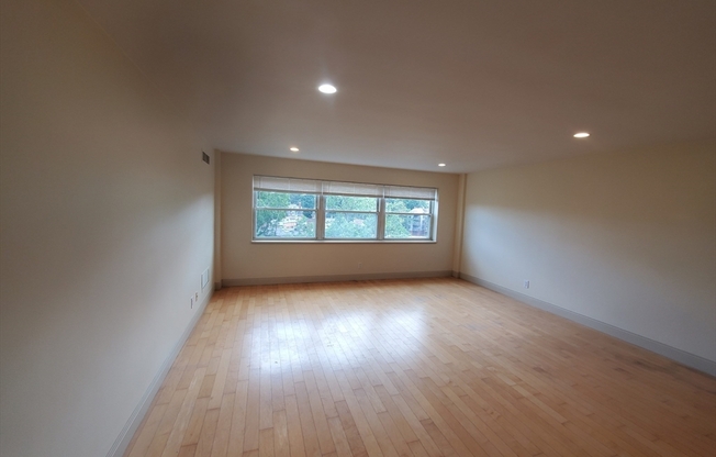 2 beds, 2 baths, 1,099 sqft, $3,800, Unit 806