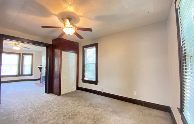 3 beds, 2 baths, $1,100