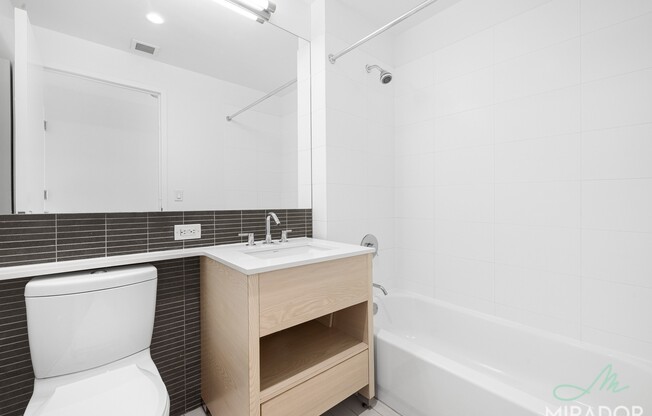1 bed, 1 bath, $4,595, Unit 32L