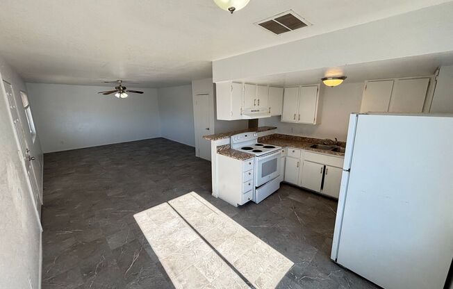 Charming 3Bed/1Bath apartment located in North Las Vegas— Enjoy Rent-Free Holidays!