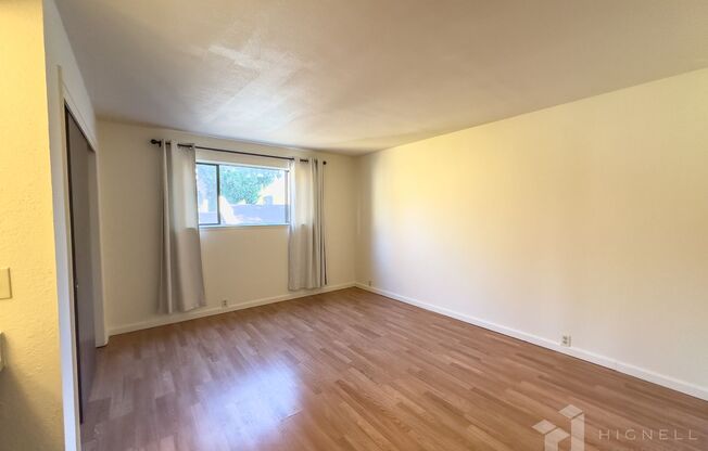 2 beds, 1 bath, $1,500, Unit # 6