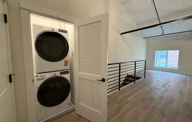 1 bed, 1.5 baths, 689 sqft, $3,395, Unit 204