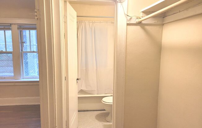 Studio, 1 bath, $775, Unit 103