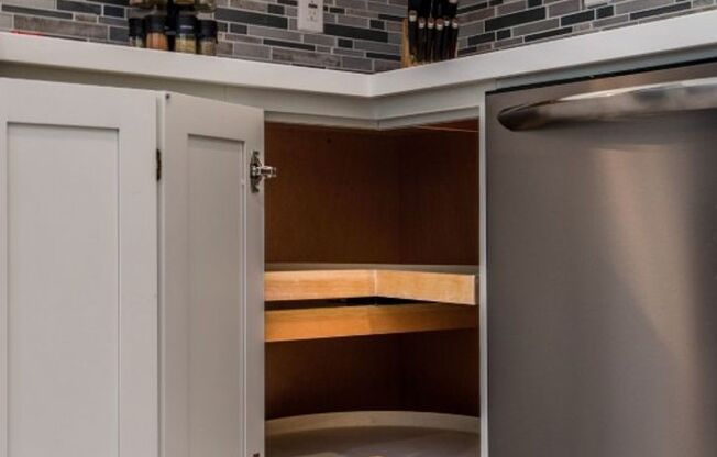 3 beds, 3 baths, 1,412 sqft, $5,480, Unit 307