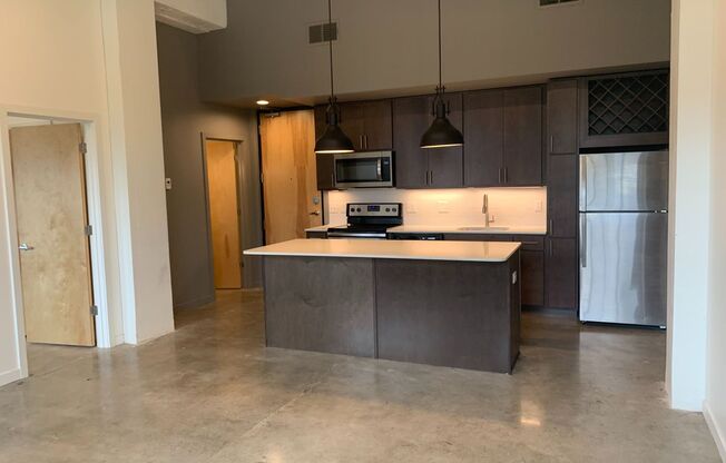 1 bed, 1 bath, 694 sqft, $1,390, Unit 314