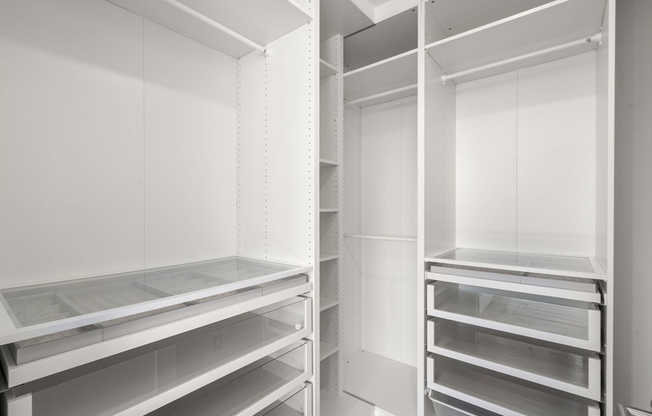 4 beds, 3.5 baths, 2,500 sqft, $17,500, Unit 41 AB