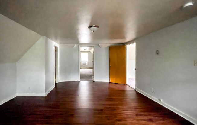 2 beds, 1 bath, 1,454 sqft, $795, Unit 817