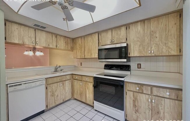 776 FAIRWOOD LN