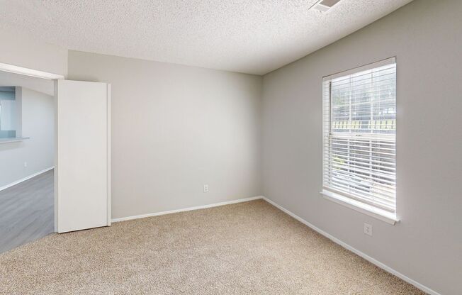 1 bed, 1 bath, 707 sqft, $1,100, Unit I14