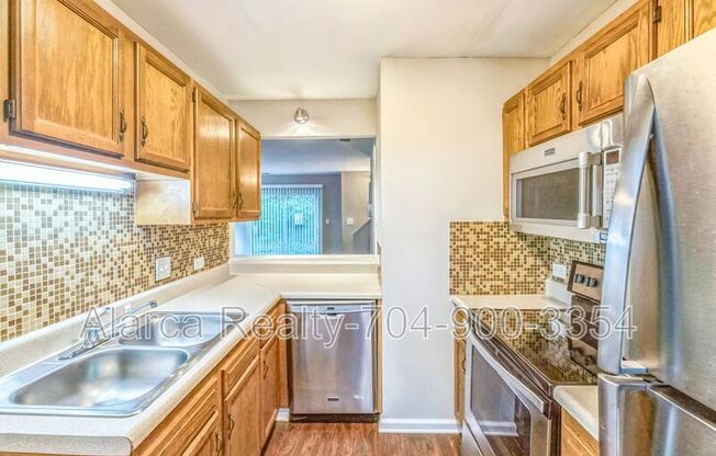 3136 DRIFTWOOD DR