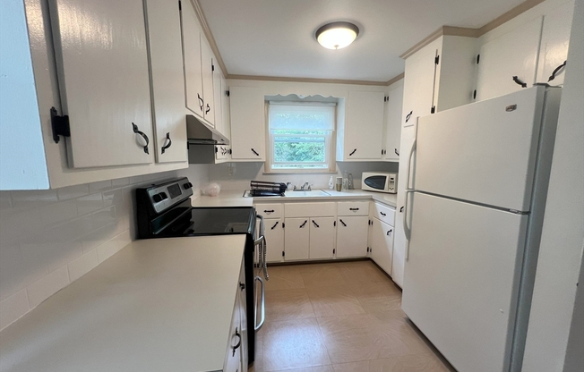 18 CRESTHILL RD