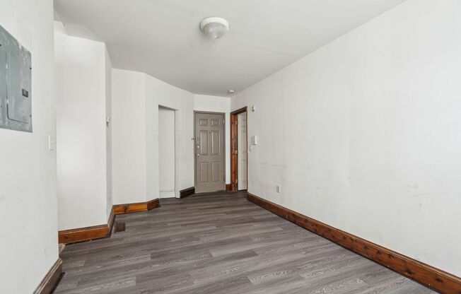 1 bed, 1 bath, 450 sqft, $900, Unit B401