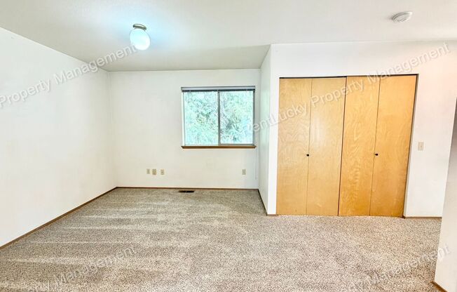 Unique Loft House in Auburn w/ Expansive Garage and Natural Lighting!
