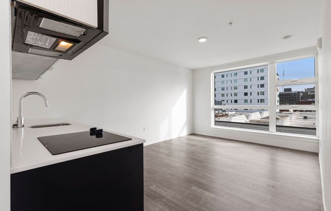 Studio, 1 bath, 320 sqft, $1,195, Unit 701