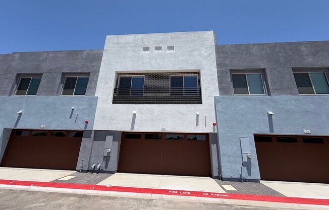 3 beds, 2.5 baths, $2,195, Unit # 22