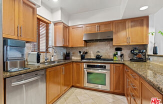 8238 W MANCHESTER AVE