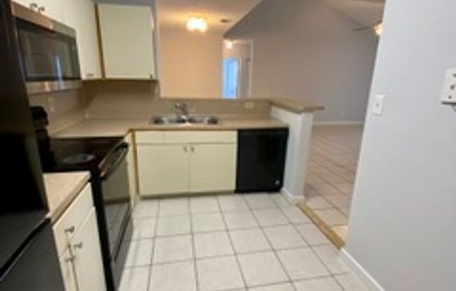 3 beds, 2 baths, $2,300