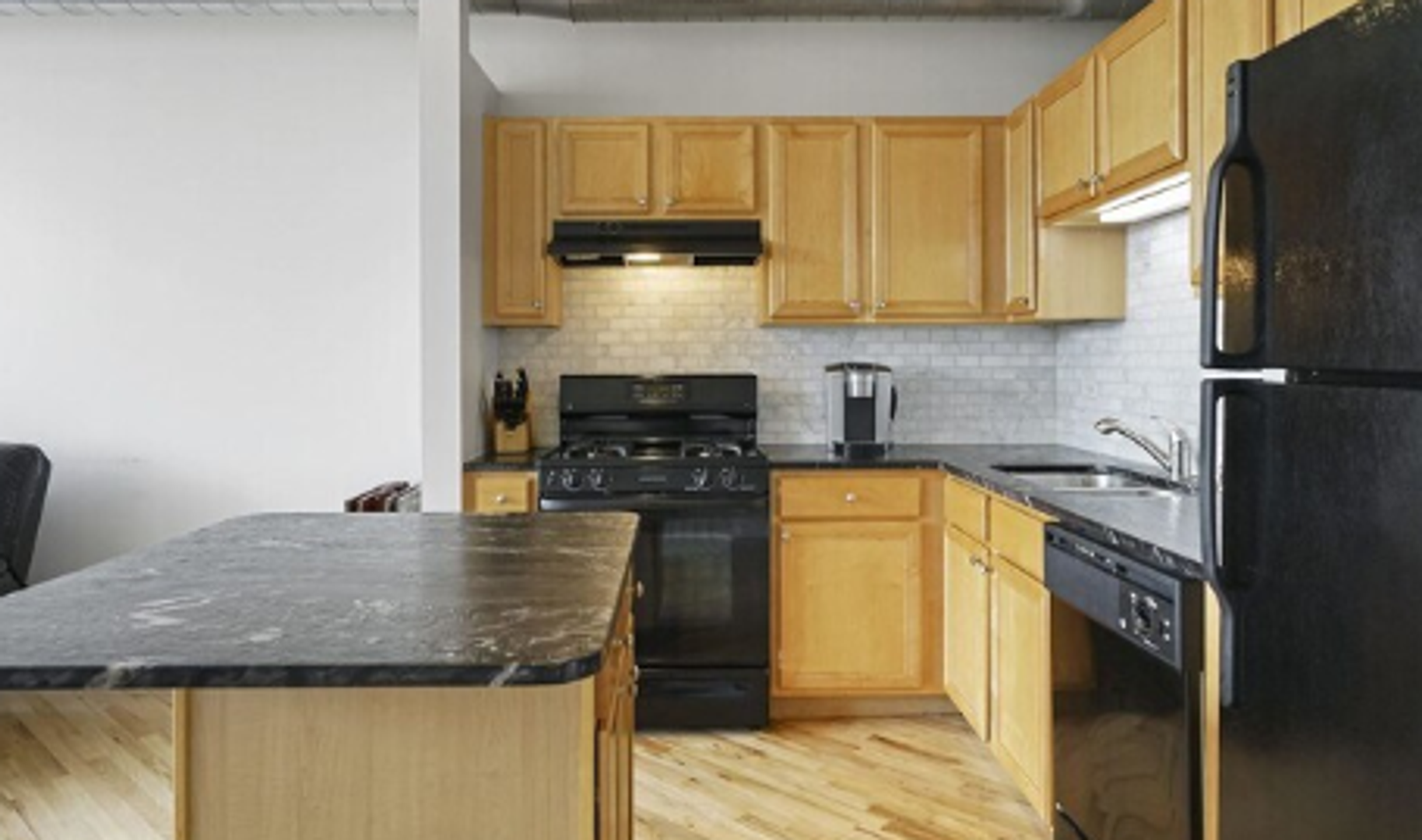 500 S Clinton St - 745