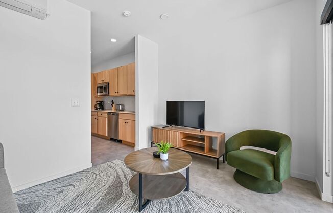 Studio, 1 bath, 380 sqft, $1,295, Unit 214