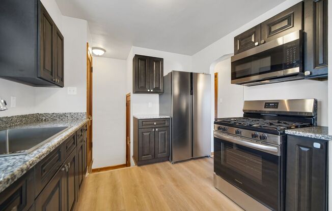 2 beds, 1 bath, $1,450